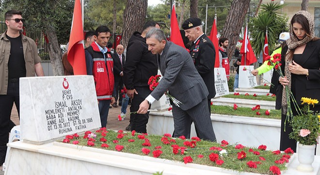 Antalya'da şehitlik ziyareti