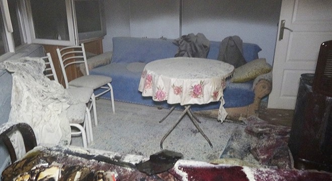Antalya'da sobanın tütmesiyle evdeki eşyalar yandı