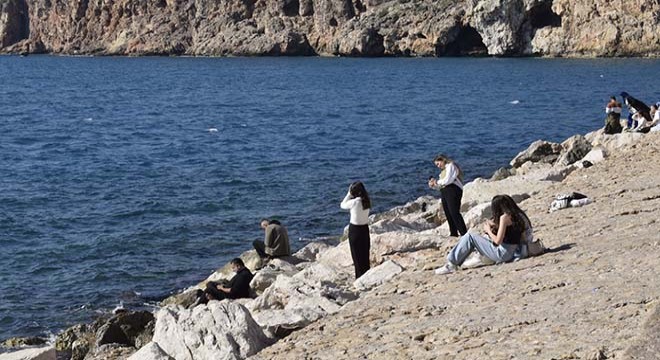 Antalya'da şubat ayında güneşi keyfi