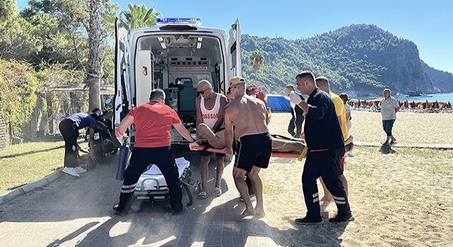 Antalya'da turist boğulma tehlikesi geçirdi