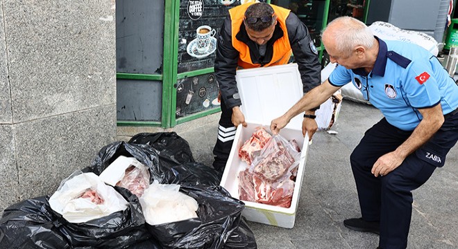 Antalya'da usulsüz taşınan 300 kilo ete el konuldu