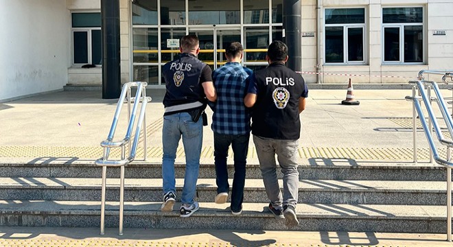 Antalya'da uyuşturucu hükümlüsü hırsızlıktan yakalandı