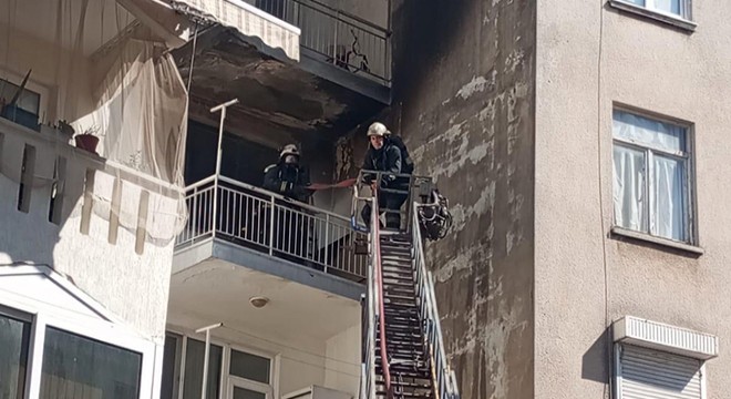 Antalya'da yatak odasında çıkan yangını itfaiye söndürdü