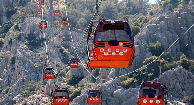Antalya'daki kaza sonrası teleferik girişi kapatıldı