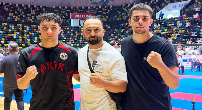 Antalya'dan iki karateci dünya şampiyonasına gidiyor