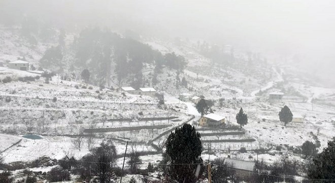 Antalya'nın yüksek kesimlerinde kar etkili oldu