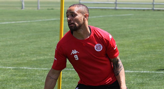 Antalyaspor, 10 eksikle Karagümrük sınavında