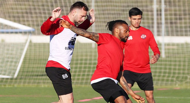 Antalyaspor, 4 eksikle Alanyaspor'a konuk olacak