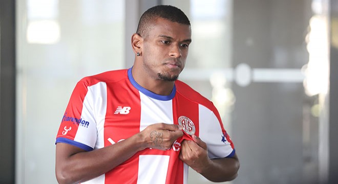 Antalyaspor Lucas Martins'i kadrosuna kattı