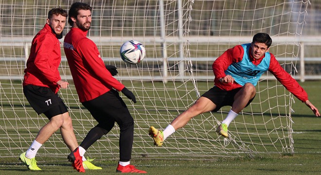 Antalyaspor'da Beşiktaş mesaisi devam ediyor