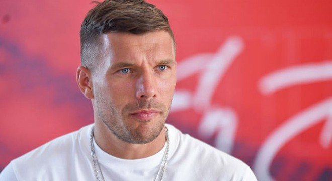 Antalyaspor'da Podolski ve 3 futbolcuyla yollar ayrıldı
