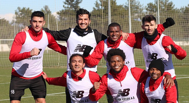 Antalyaspor'da ara transferde 5 geldi, 6 gitti