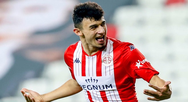 Antalyaspor'da gençler göz kamaştırıyor
