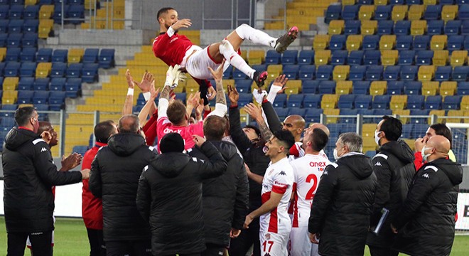 Antalyaspor'da yenilmezlik toplamda 6, deplasmanda 4 haftaya yükseldi
