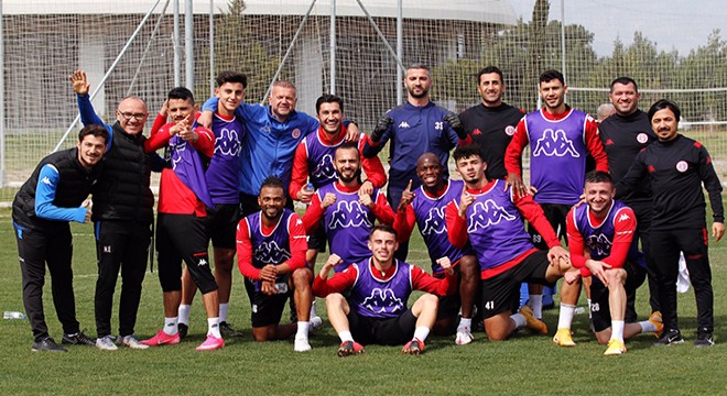 Antalyaspor, derbide 7 haftalık galibiyet hasretine son vermek istiyor