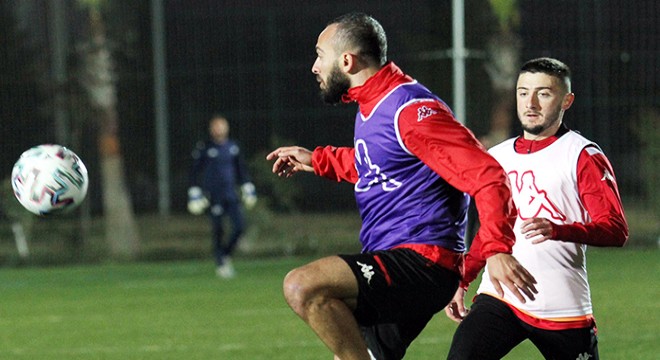 Antalyaspor golü önce yiyor, sonra atıyor