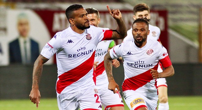 Antalyaspor'u Fredy ve Amilton ikilisi sırtlıyor
