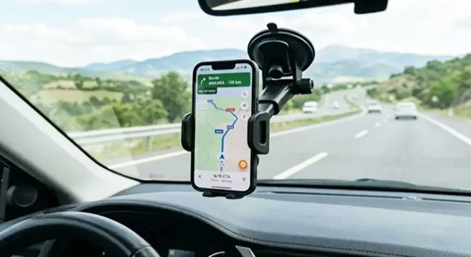Araç içinde telefon tutucu ve koku yasaklandı mı?