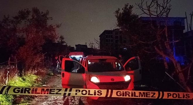 Araçta tartıştığı kişiyi bıçakla öldürdü