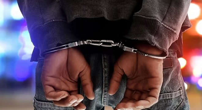 Aranan 2 hükümlü yakalandı