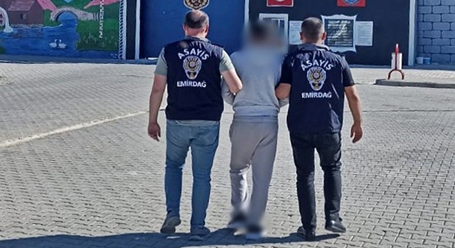 Aranan hükümlüyü polis yakaladı