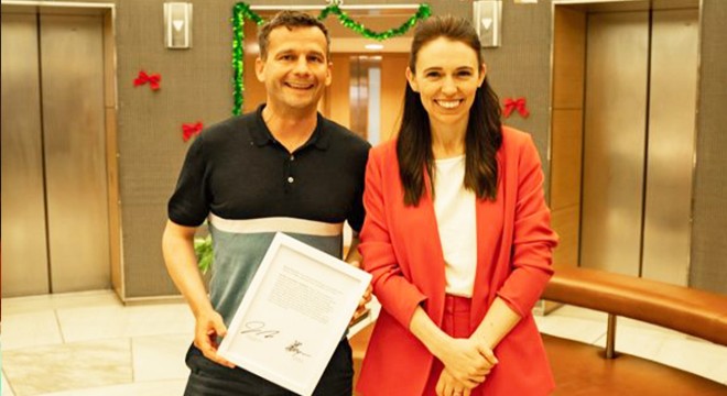 Ardern'in sözlü hakareti açık arttırmada satılıyor