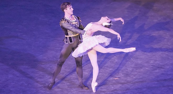 Aspendos'ta 'Kuğu Gölü' gecesi