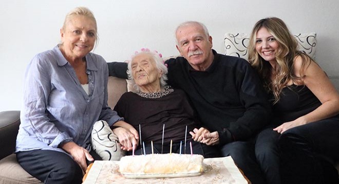 Atatürk'ü gören Tahrime Bertan, 100'üncü yaşını kutladı