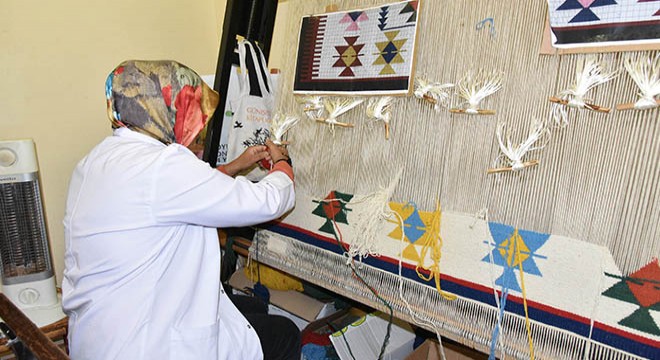 Atık kağıtla sanat