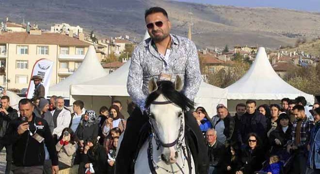 Atıyla güzellik yarışmasında ikinci oldu