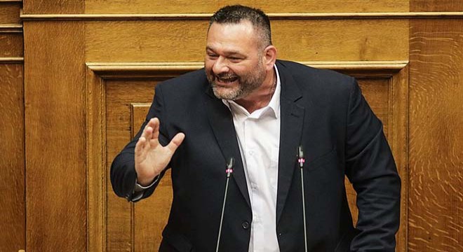 Avrupa Parlamentosu'ndaki ırkçı vekilin dokunulmazlığı kaldırıldı