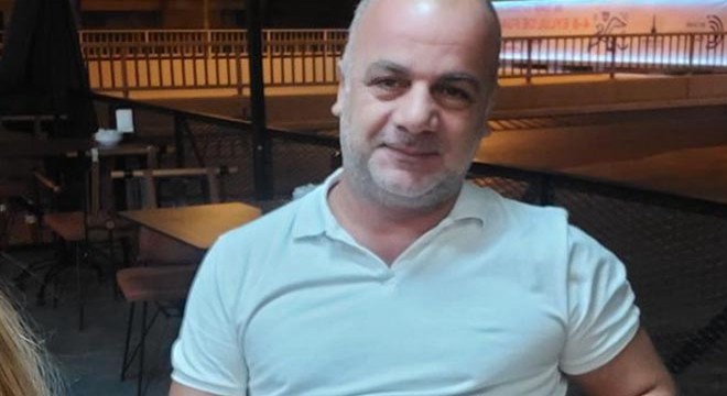 Aydınlatma direğine çarpan otomobilin sürücüsü öldü