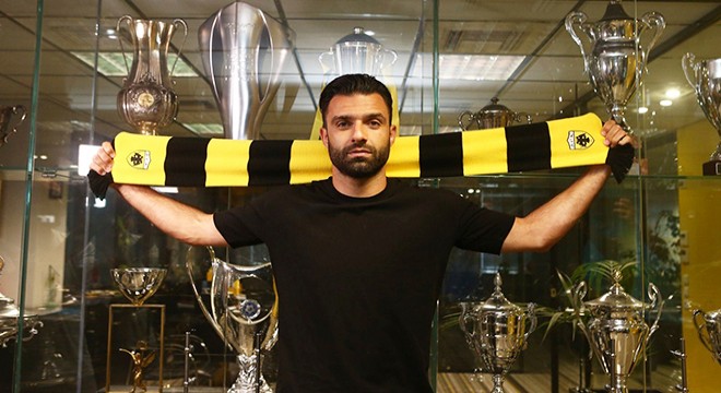 Aytemiz Alanyaspor'un kaptanı Tzavellas, AEK'ya transfer oldu