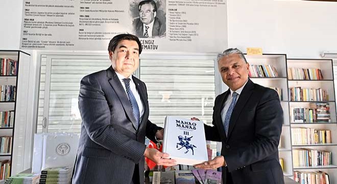 Aytmatov’un eserleri kütüphaneye bağışlandı