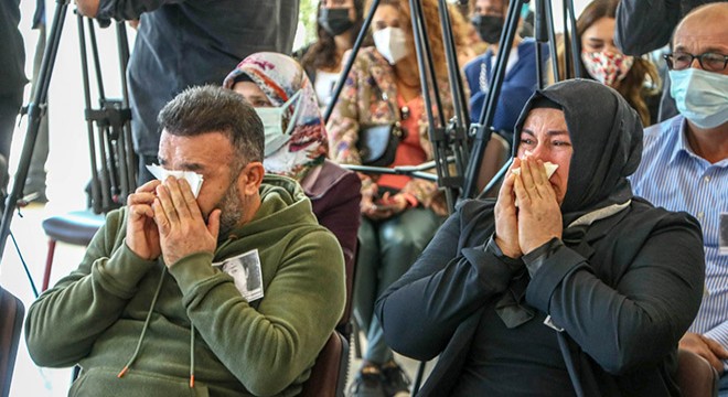 Azra'nın annesi: Buraya çocuğumun mezuniyetine gelmek isterdim