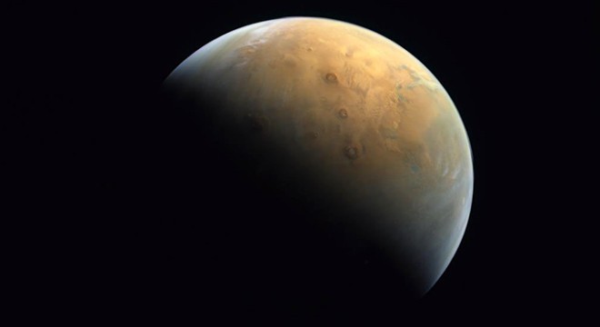 BAE, uzay programı kapsamında Mars’tan ilk fotoğrafını paylaştı