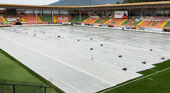 Bahçeşehir Stadyumu'nda kuvvetli yağış önlemi
