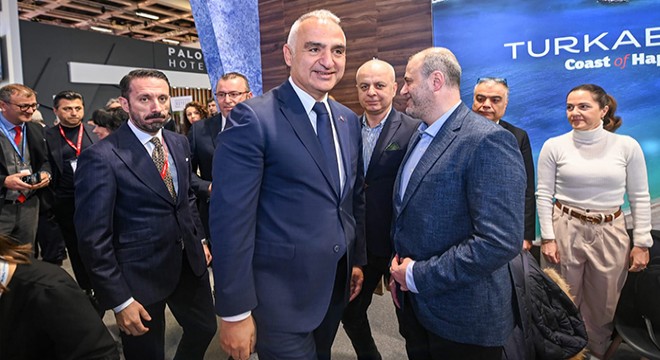 Bakan Ersoy, ITB Berlin Turizm Fuarı’nı ziyaret etti