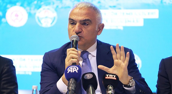 Bakan Ersoy, Kaş'ta turizmci ve STK temsilcilyeriyle buluştu