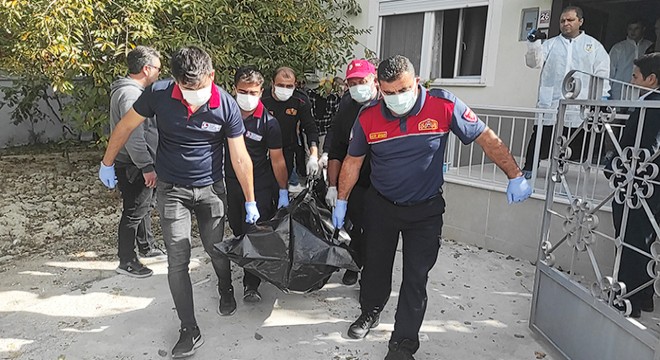 Bakıcı eve giremedi; koca ölü, eşi yaralı bulundu
