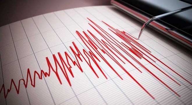 Balıkesir 10 dakika arayla iki depremle sallandı