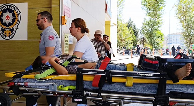 Balkondan düşen çocuk ağır yaralandı