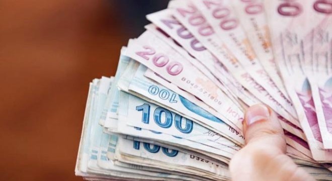 Bankalardaki TL tasarrufları eridi