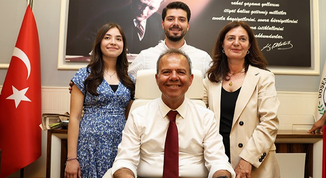 Başkan Dal mazbatasını aldı, koltuğuna oturdu