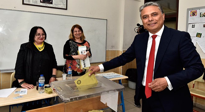 Başkan Uysal, Vali Hüsnü Tuğlu okulunda oy kullanacak