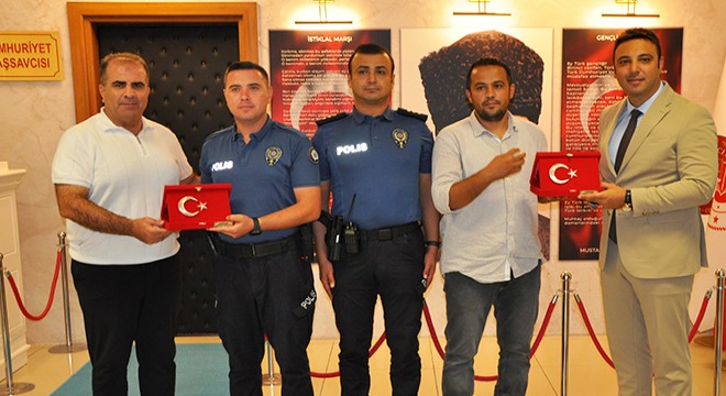 Başsavcı Korkmaz'dan polislere plaket