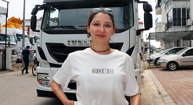 Begüm, memuriyeti bırakıp TIR şoförü oldu
