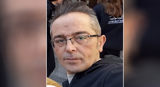 Belediye personeli evinde ölü bulundu