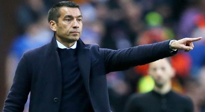 Beşiktaş'ta rota van Bronckhorst'a döndü