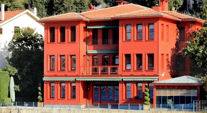 Boğaz'ın kırmızı yalısı rekor fiyata satıldı